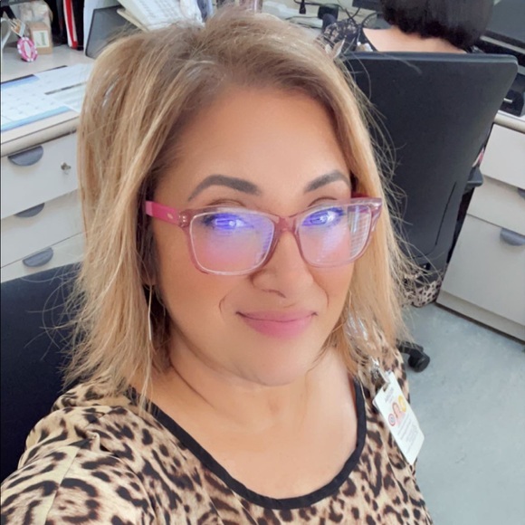 Meet your Posher, Gina - Picture 4 of 4